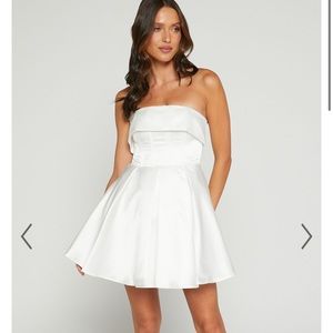 VALORA MINI DRESS - STRAPLESS FIT AND FLARE SATIN DRESS IN IVORY